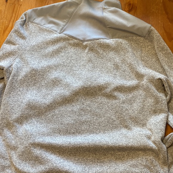 Mens Under Armour quarter zip - Picture 4 of 5